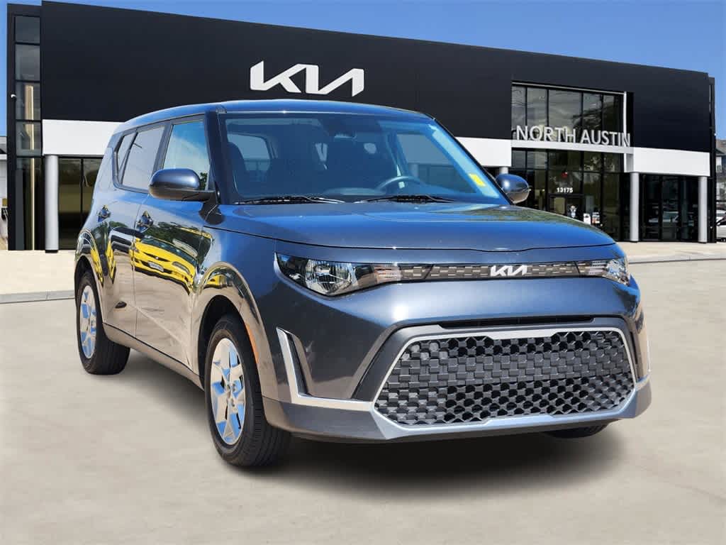 2023 Kia Soul LX 3