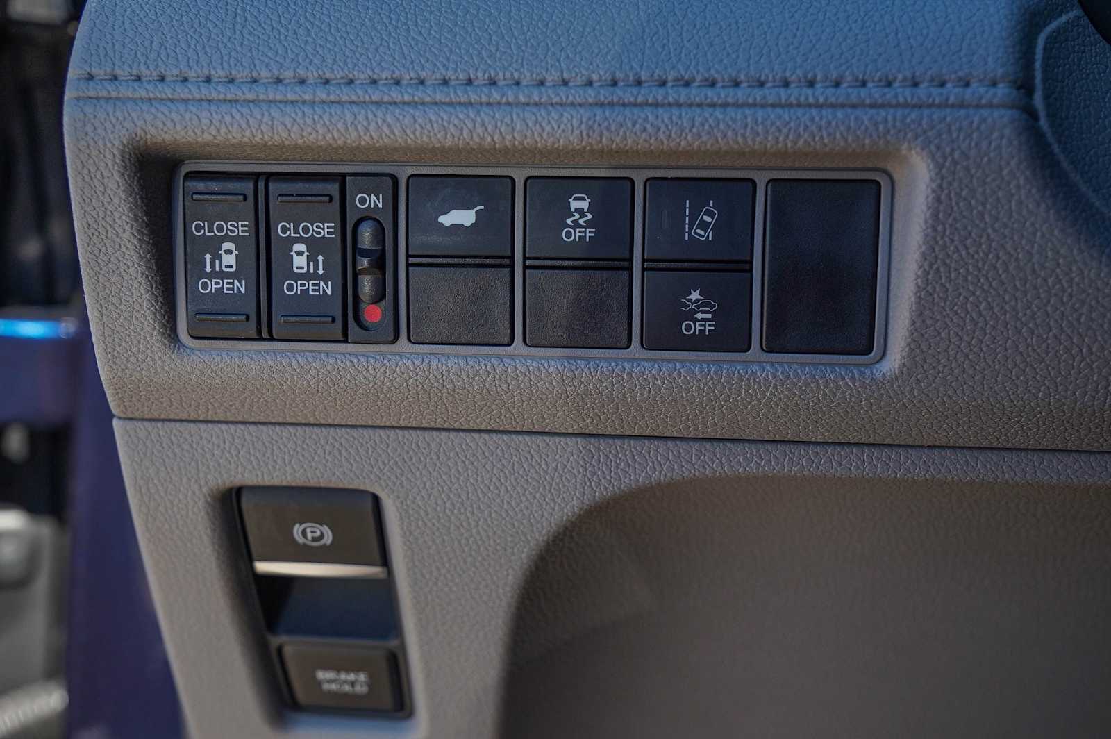 Thumbnail: 2018 Honda Odyssey - 22