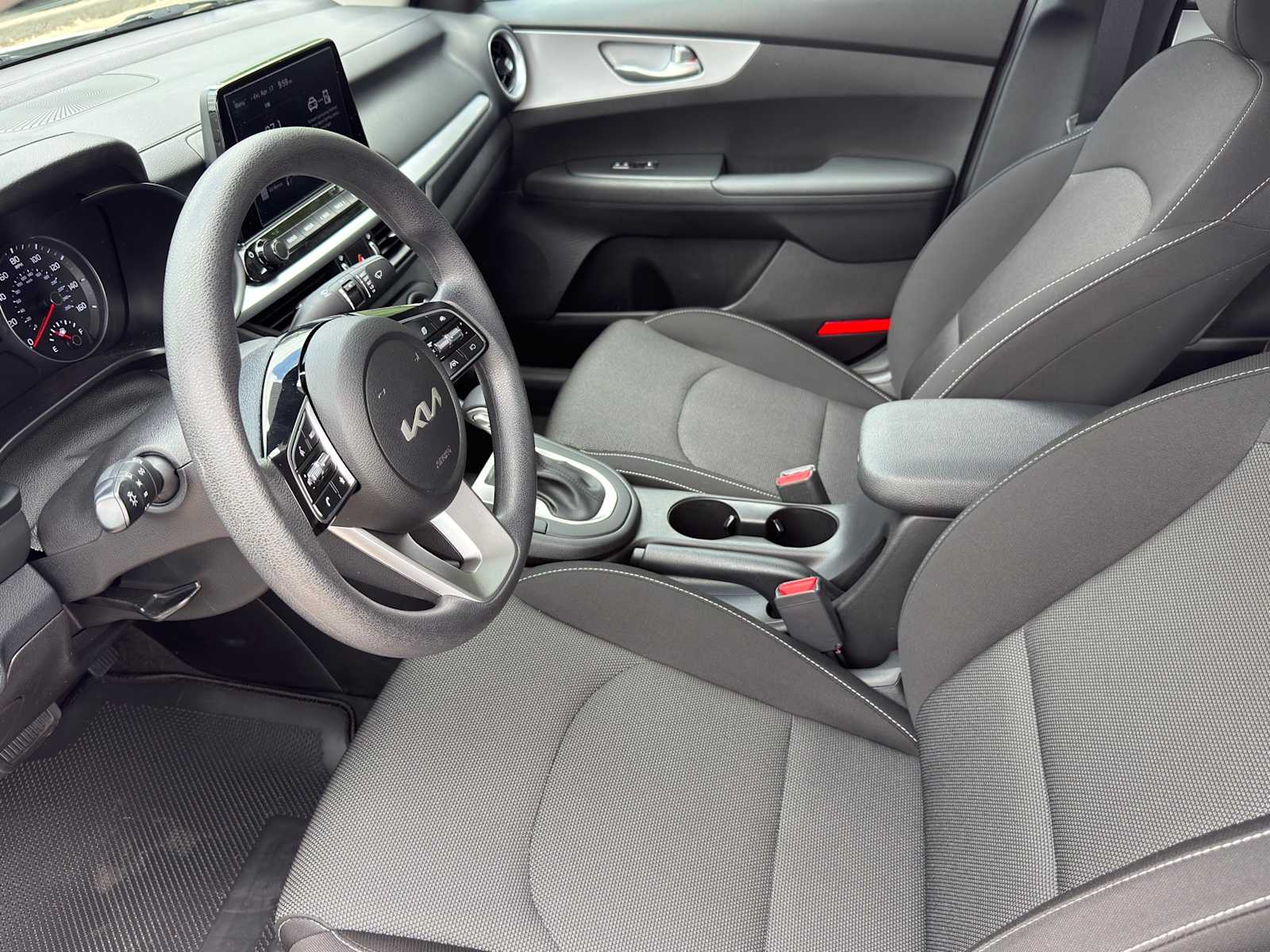 Thumbnail: 2023 Kia Forte - 8