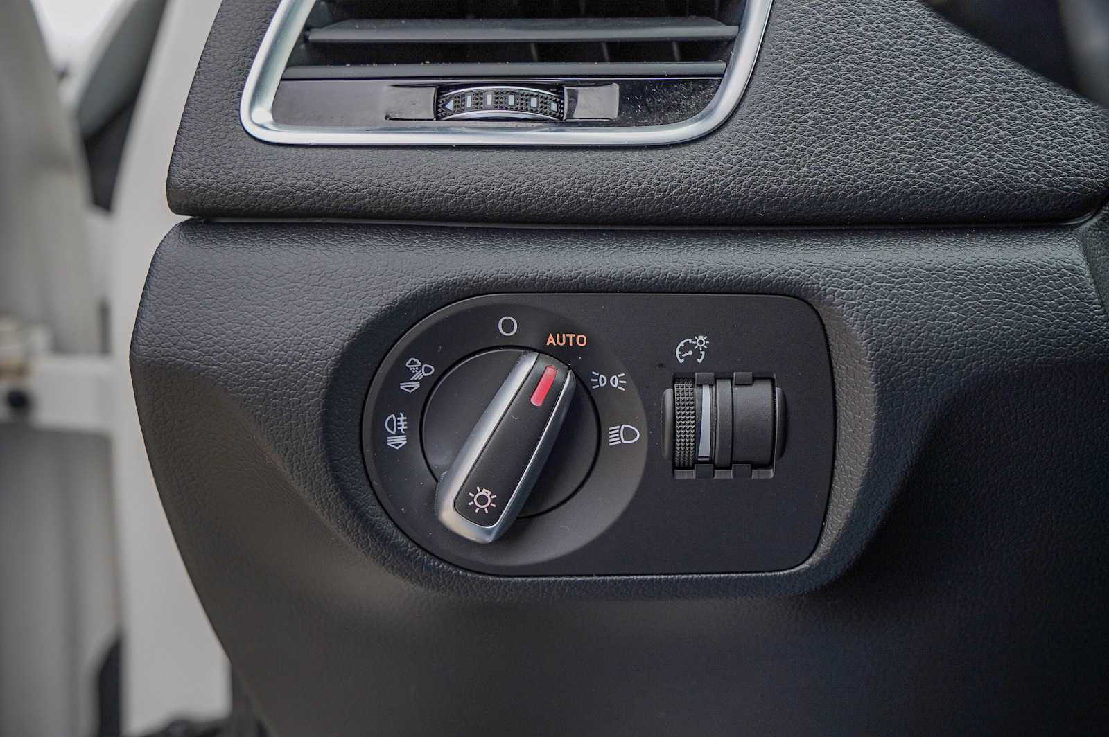 Thumbnail: 2018 Audi Q3 - 21