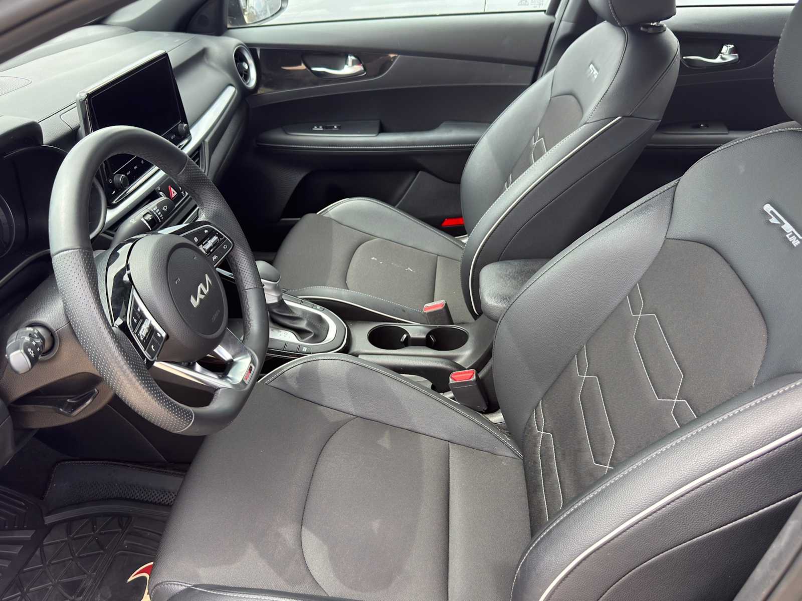 Thumbnail: 2023 Kia Forte - 11