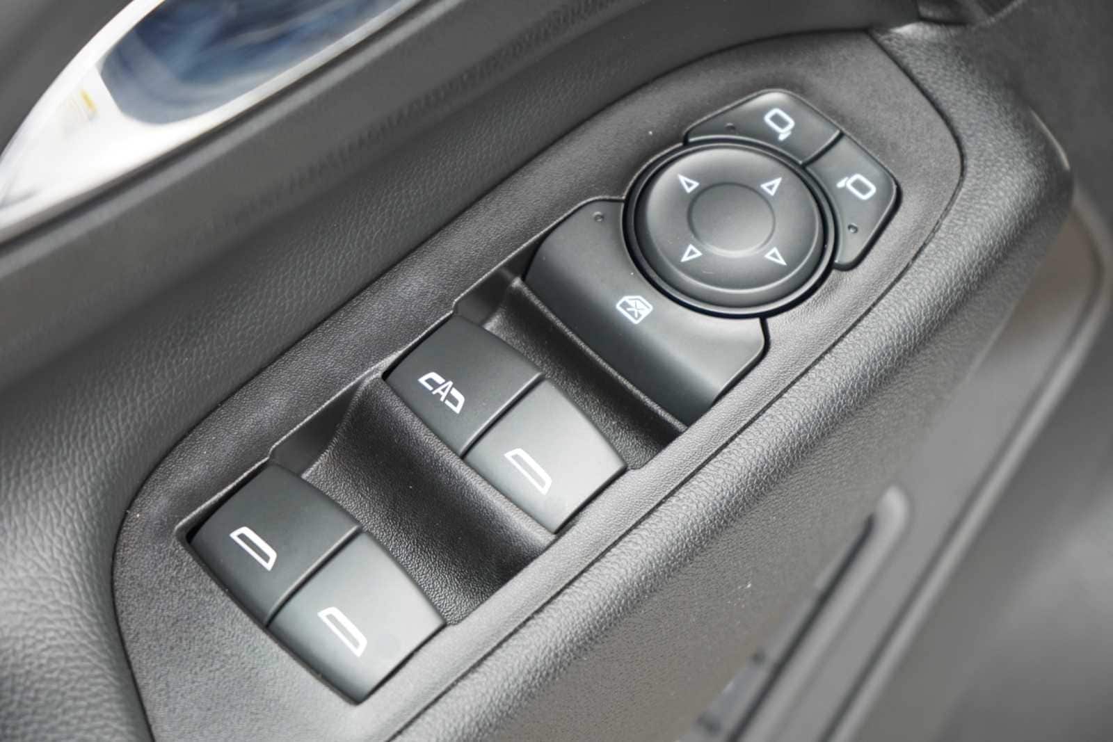 Thumbnail: 2020 Chevrolet Equinox - 17