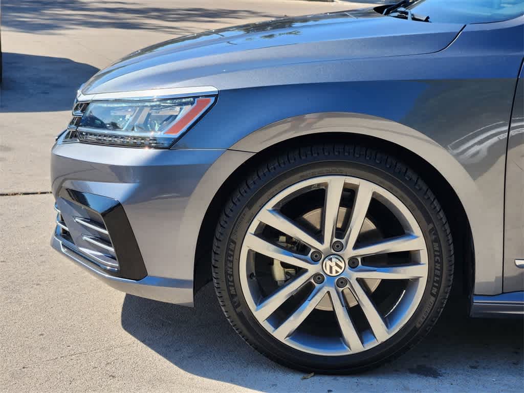 Thumbnail: 2016 Volkswagen Passat - 8