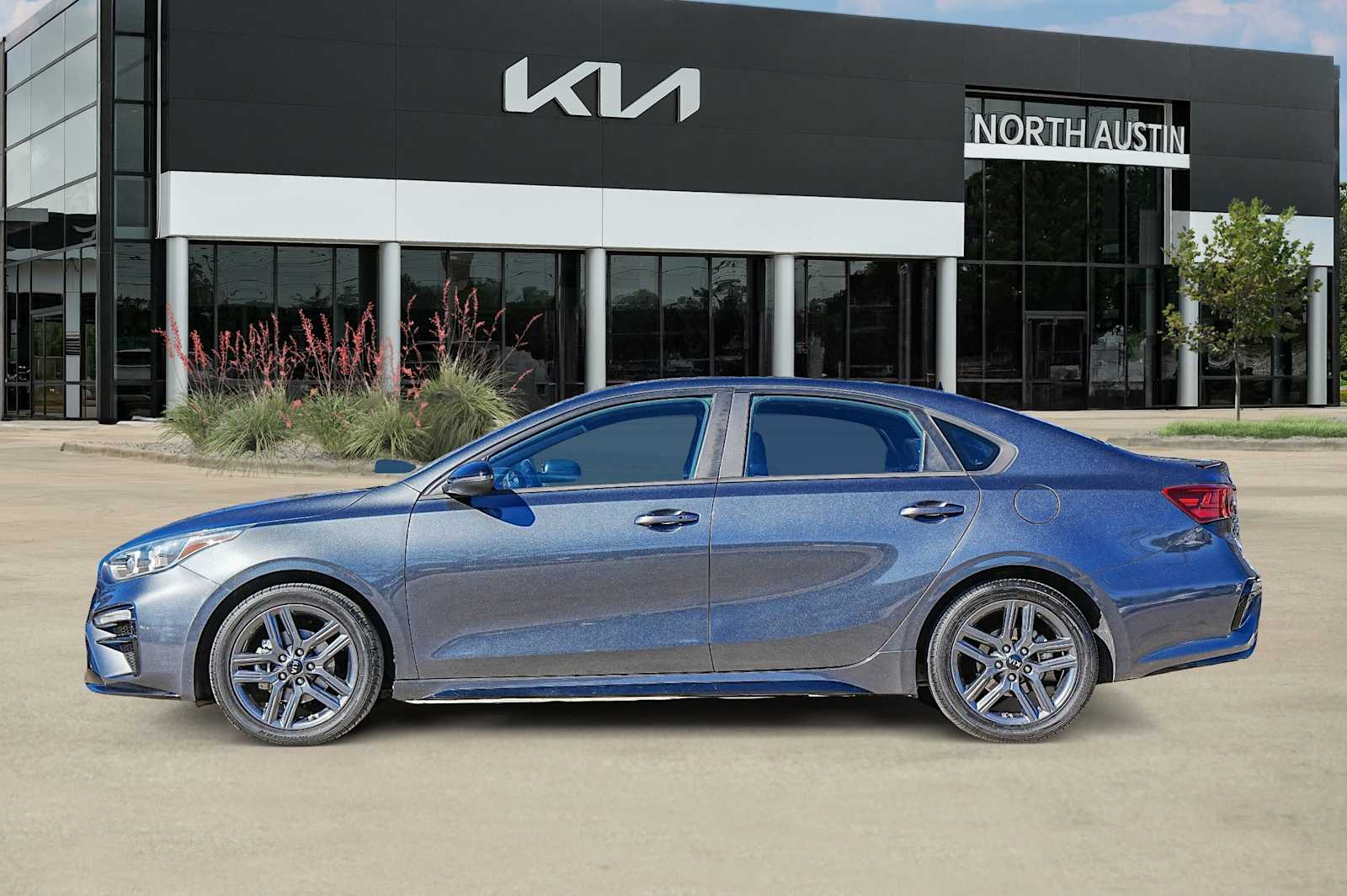 Thumbnail: 2021 Kia Forte - 4