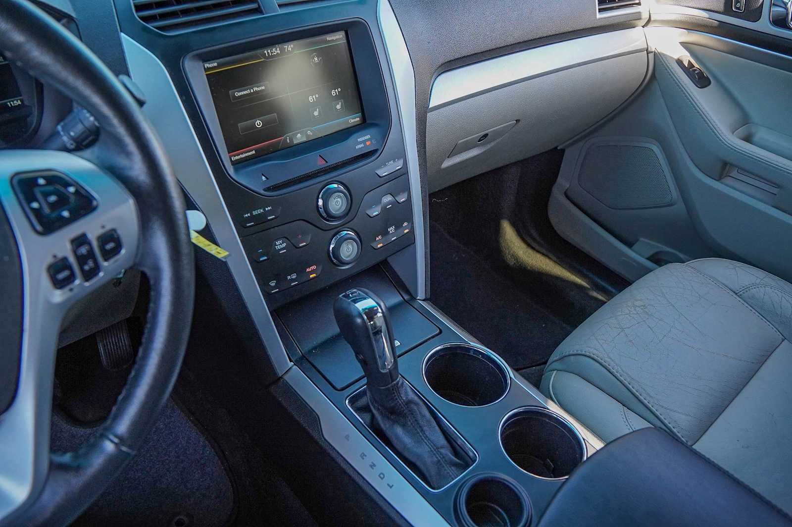 Thumbnail: 2012 Ford Explorer - 17