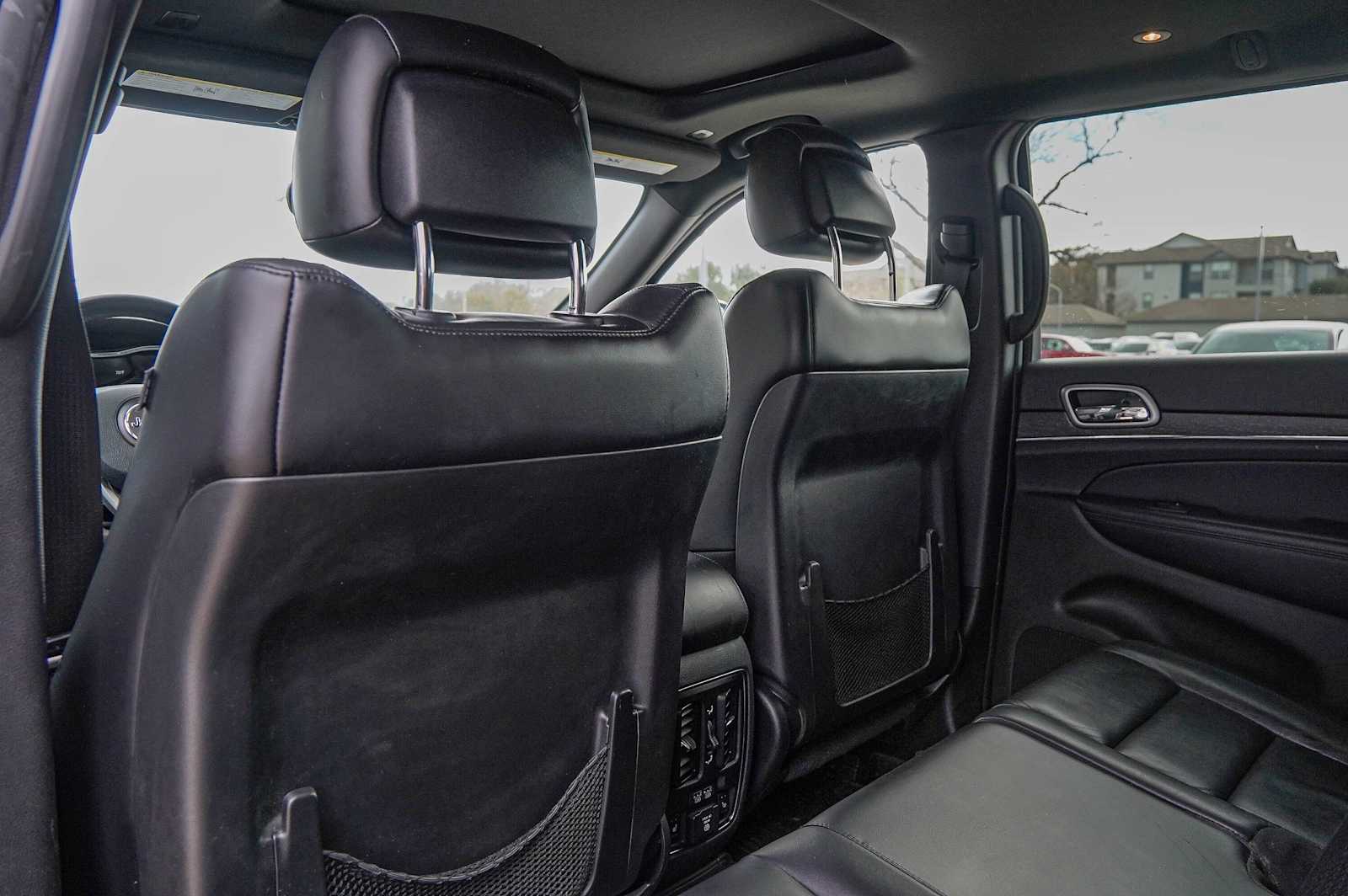 Thumbnail: 2018 Jeep Grand Cherokee - 28