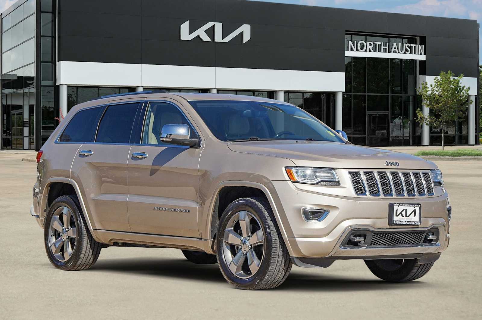 Thumbnail: 2015 Jeep Grand Cherokee - 8