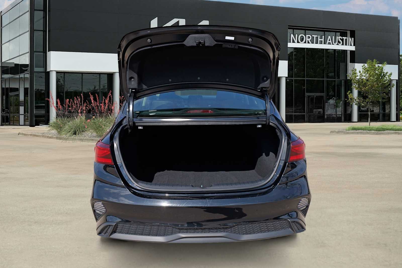 Thumbnail: 2024 Kia Forte - 29