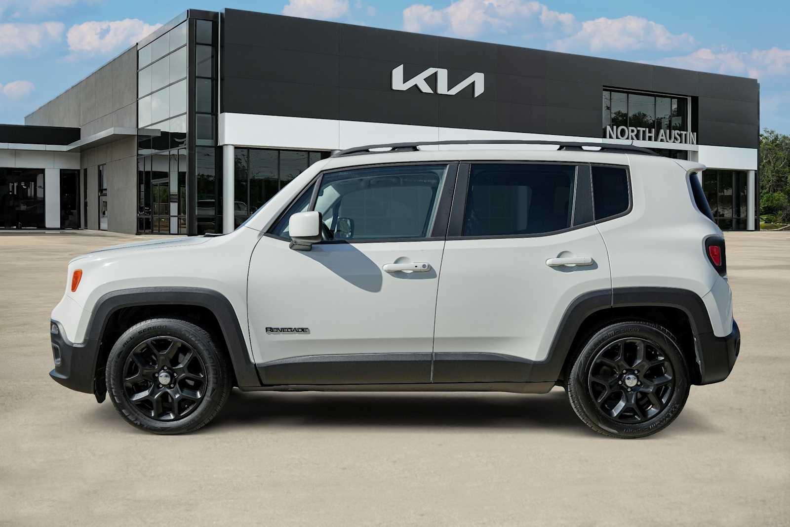 Thumbnail: 2016 Jeep Renegade - 3