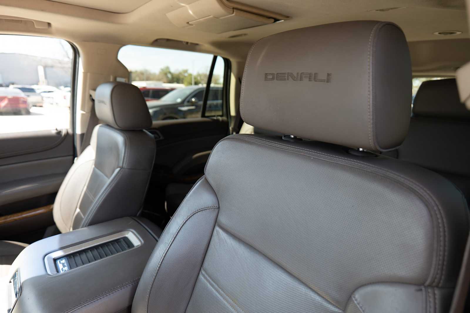 Thumbnail: 2015 GMC Yukon - 11