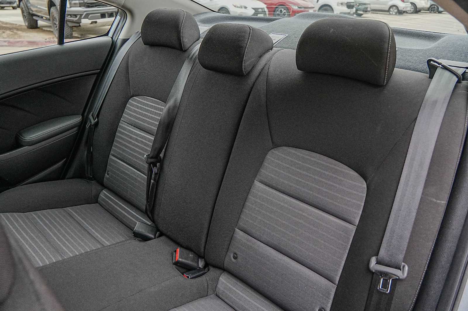 Thumbnail: 2017 Kia Forte - 30