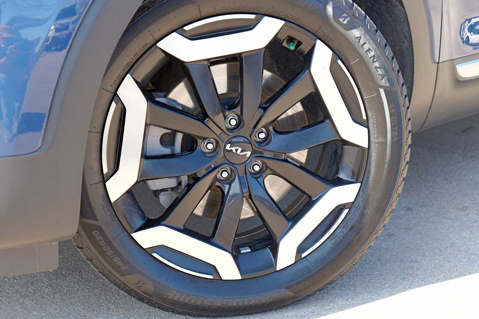 Thumbnail: 2023 Kia Telluride - 2