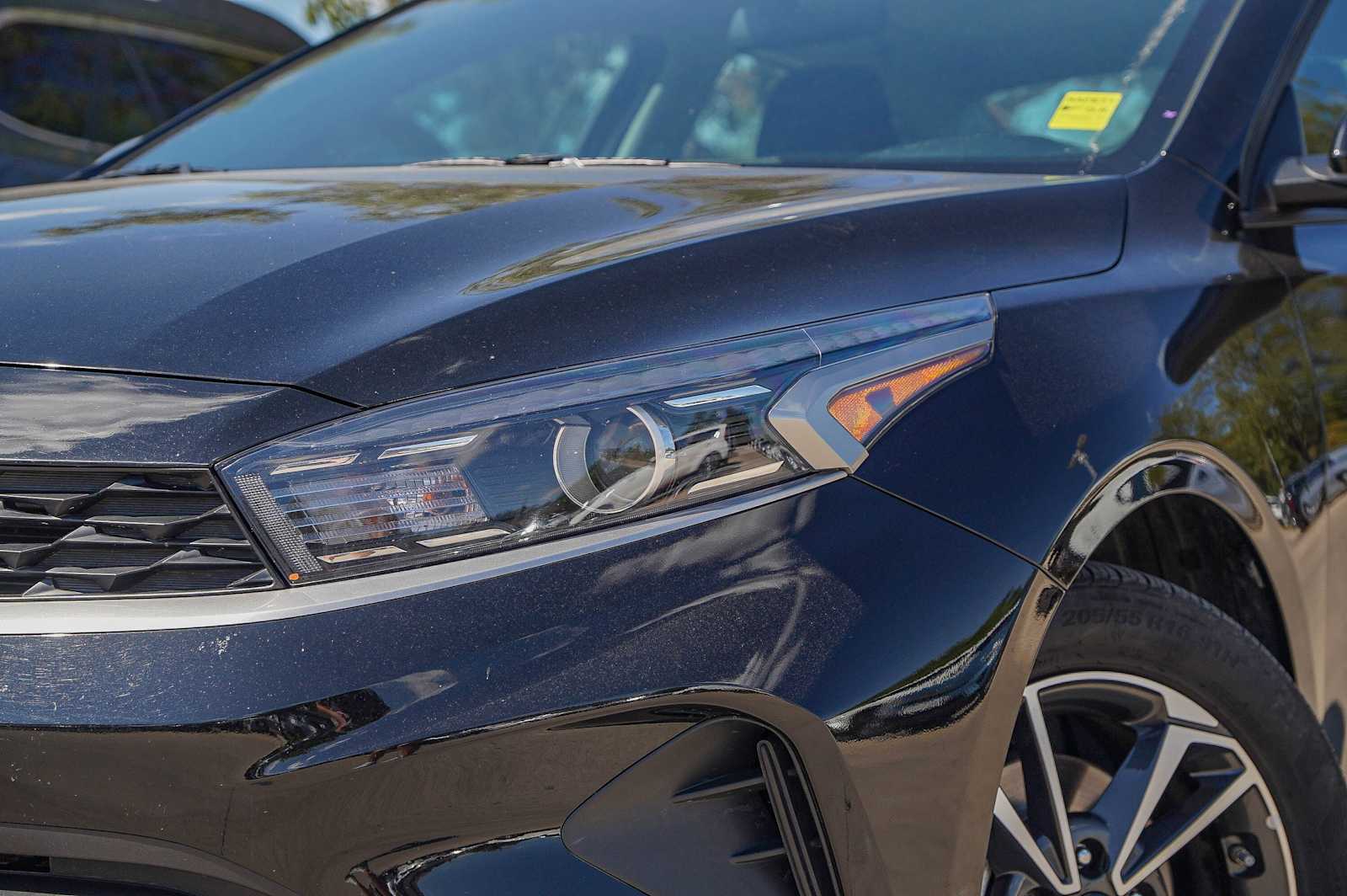 2024 Kia Forte LXS photo 3