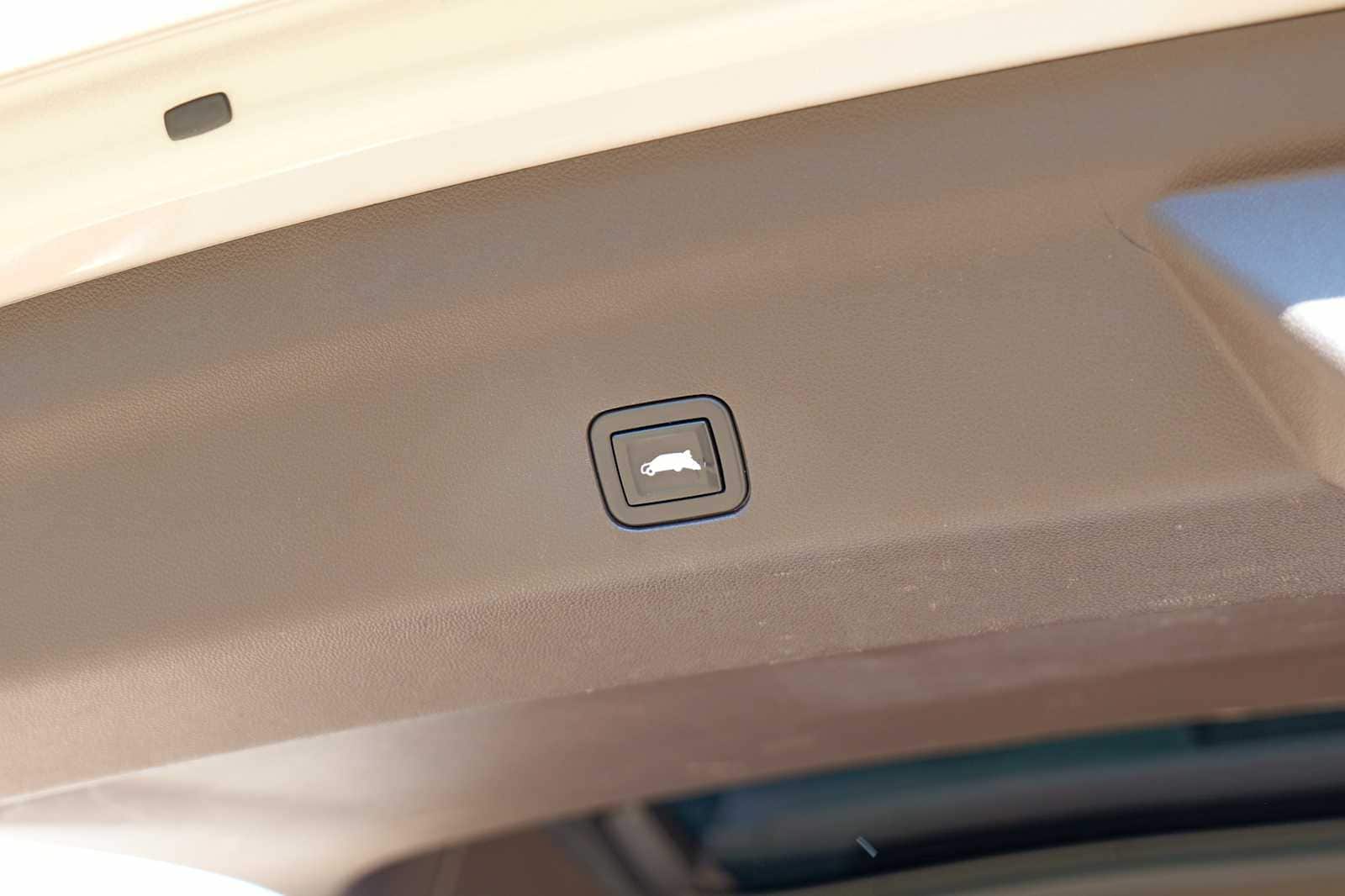 Thumbnail: 2021 GMC Yukon XL - 31