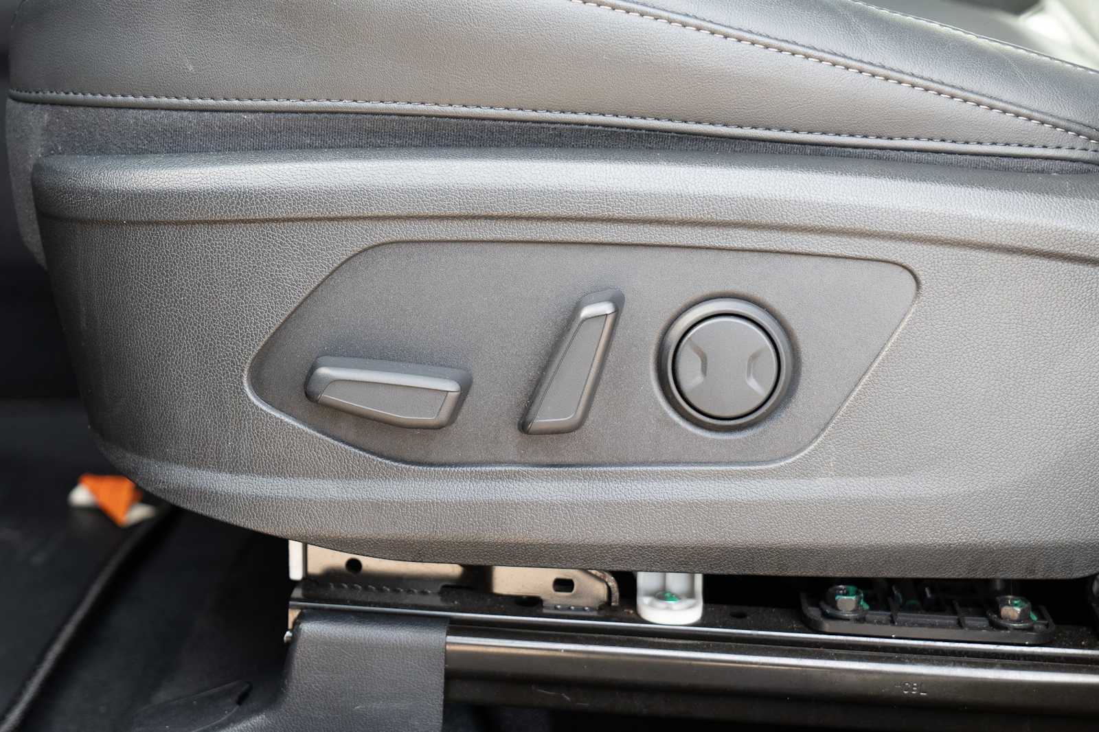 Thumbnail: 2022 Kia Sorento - 22