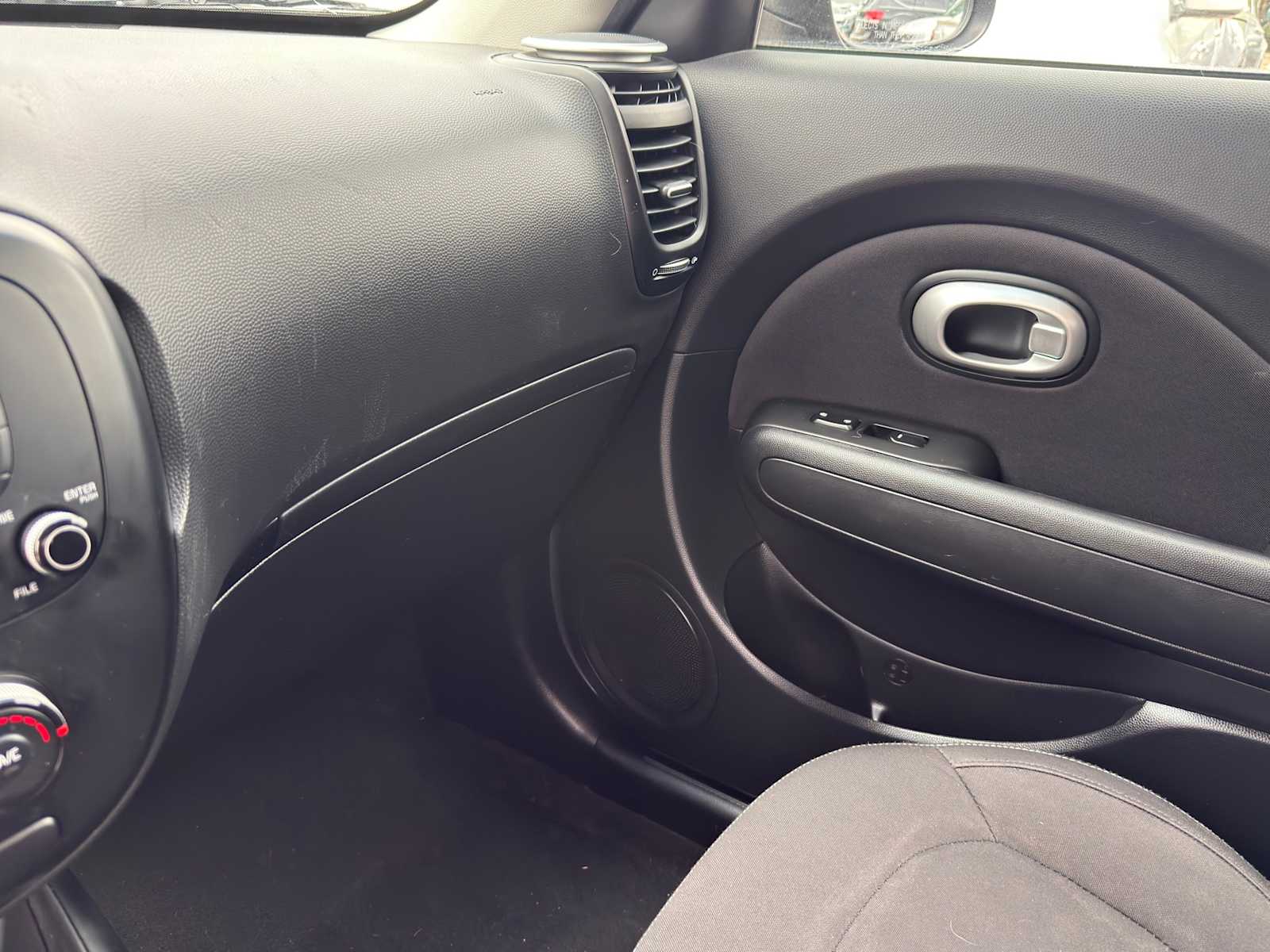 Thumbnail: 2016 Kia Soul - 19