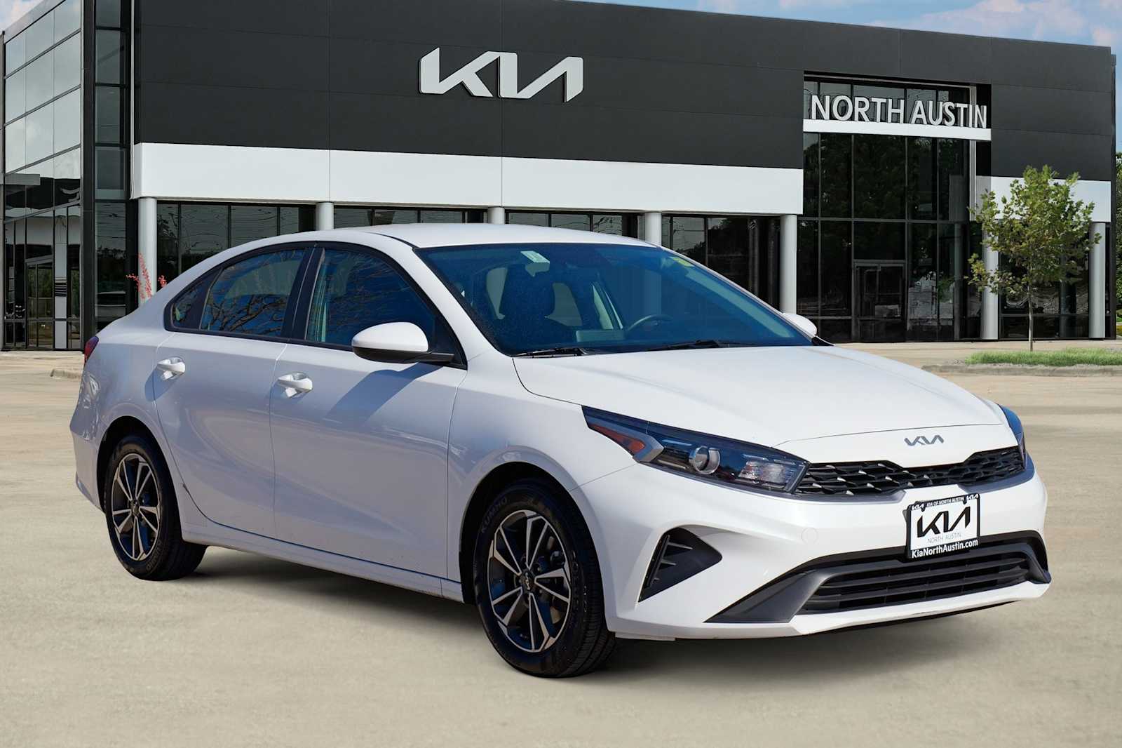 Thumbnail: 2024 Kia Forte - 8