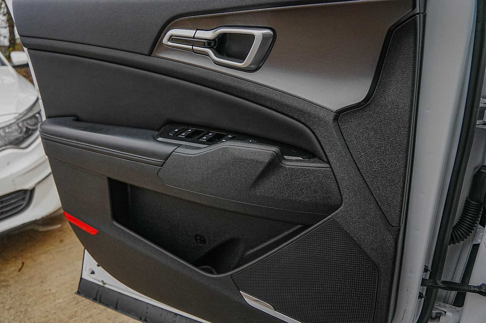 Thumbnail: 2023 Kia Sportage - 22