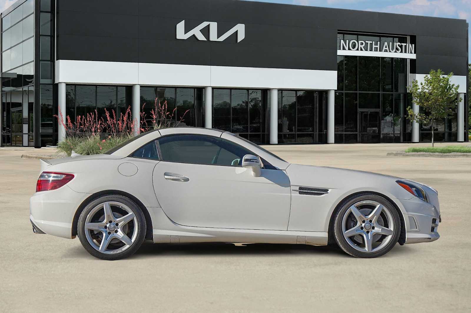 Thumbnail: 2015 Mercedes-Benz SLK - 7