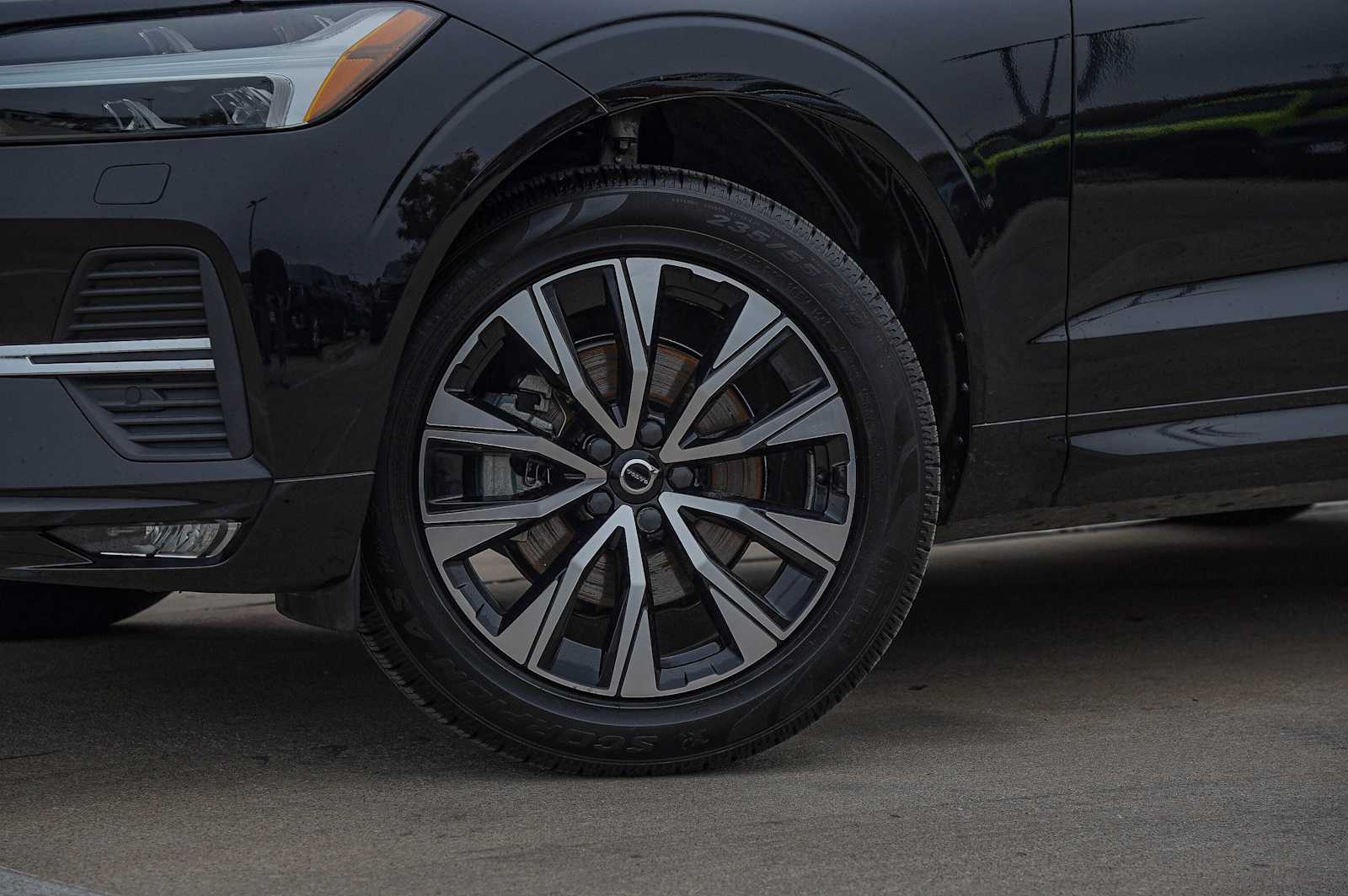 Thumbnail: 2023 Volvo XC60 - 2