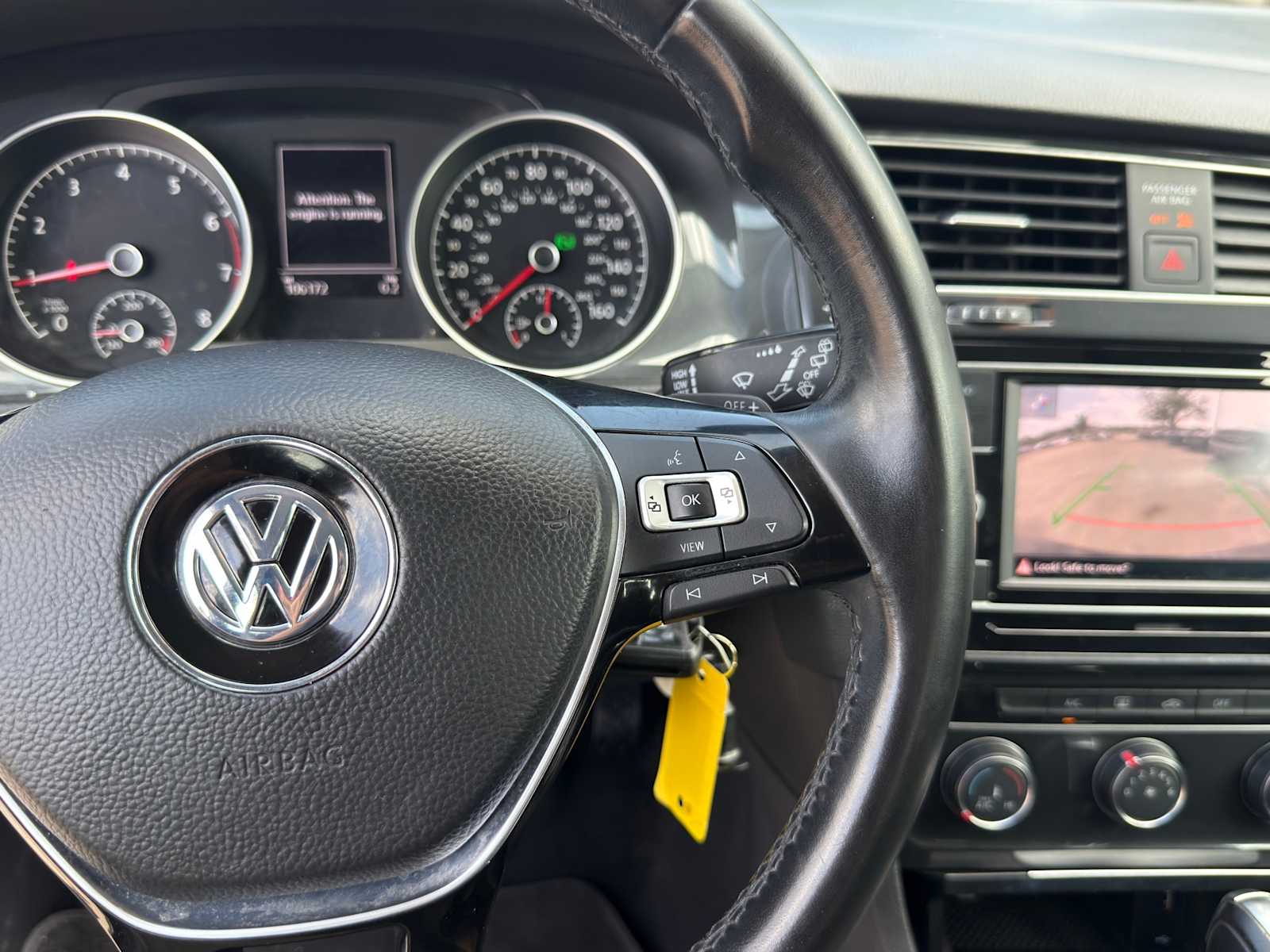 Thumbnail: 2019 Volkswagen e-Golf - 16