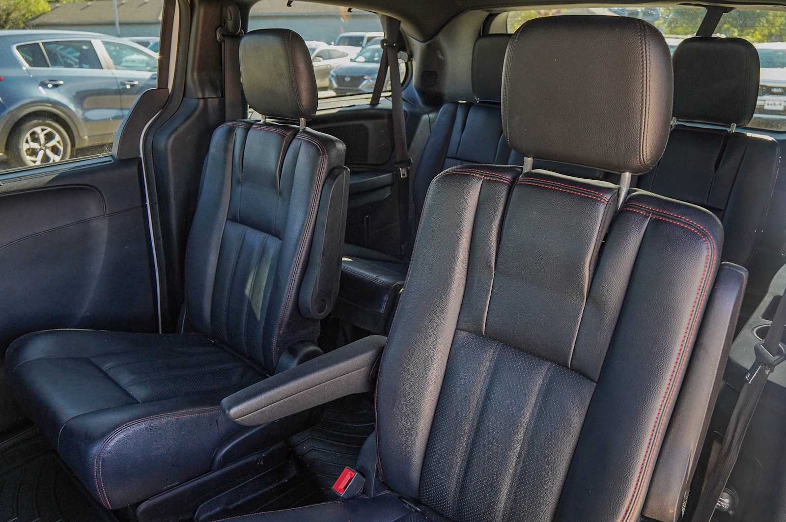 Thumbnail: 2017 Dodge Grand Caravan - 30