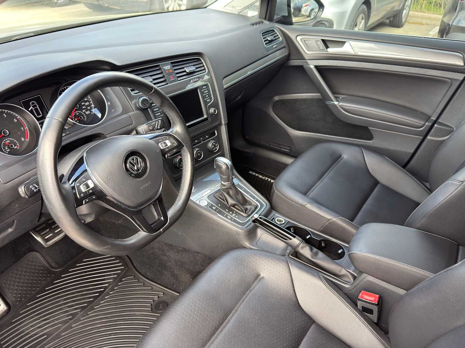 Thumbnail: 2020 Kia Sorento - 10