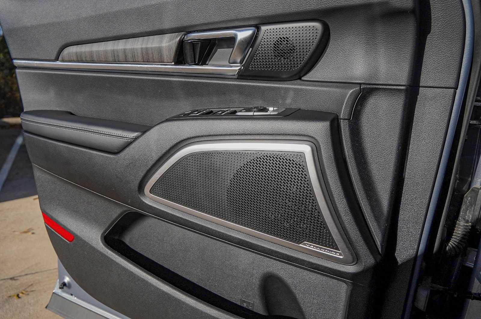 Thumbnail: 2024 Kia Telluride - 24