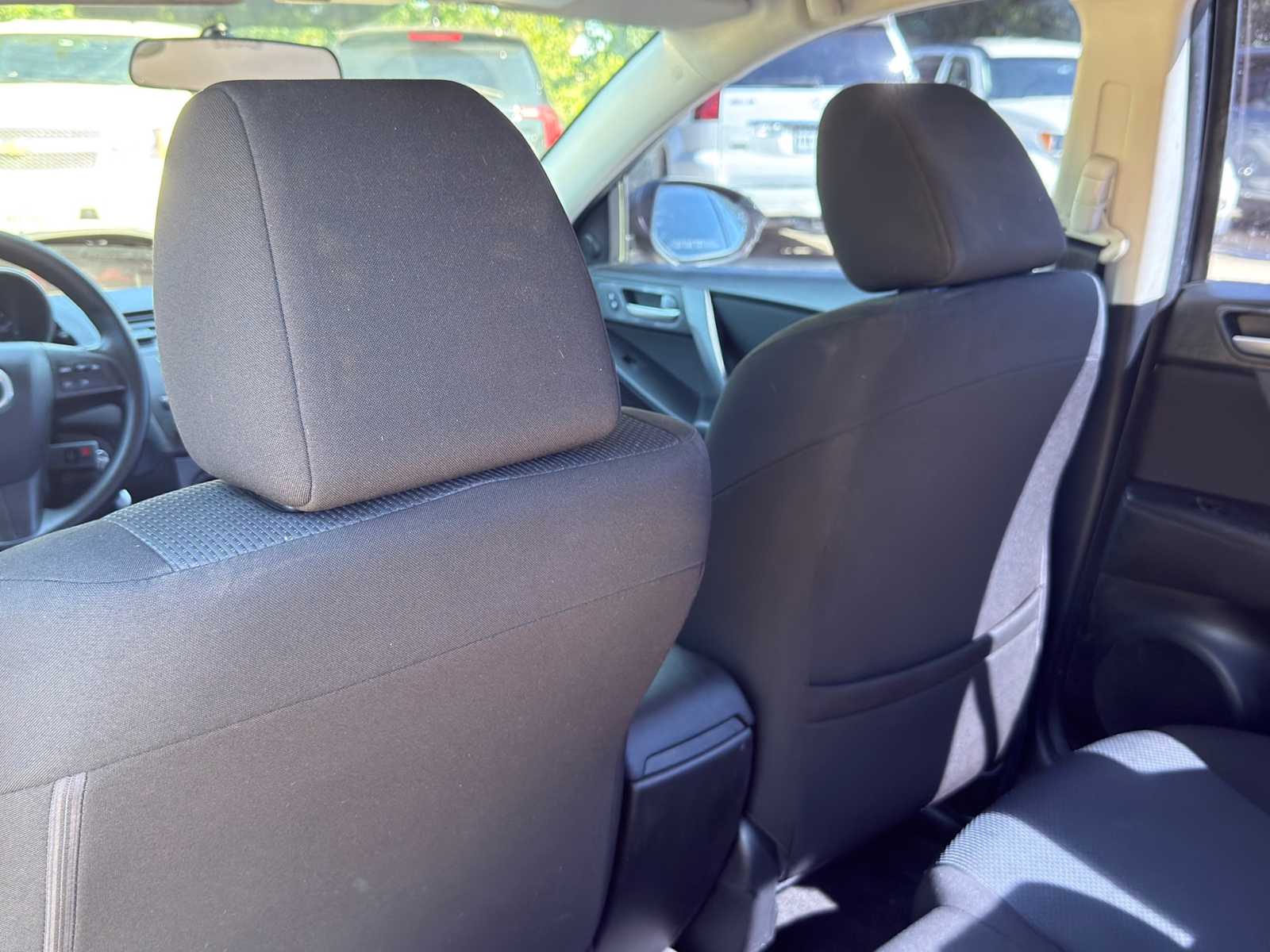 Thumbnail: 2011 Mazda Mazda3 - 22