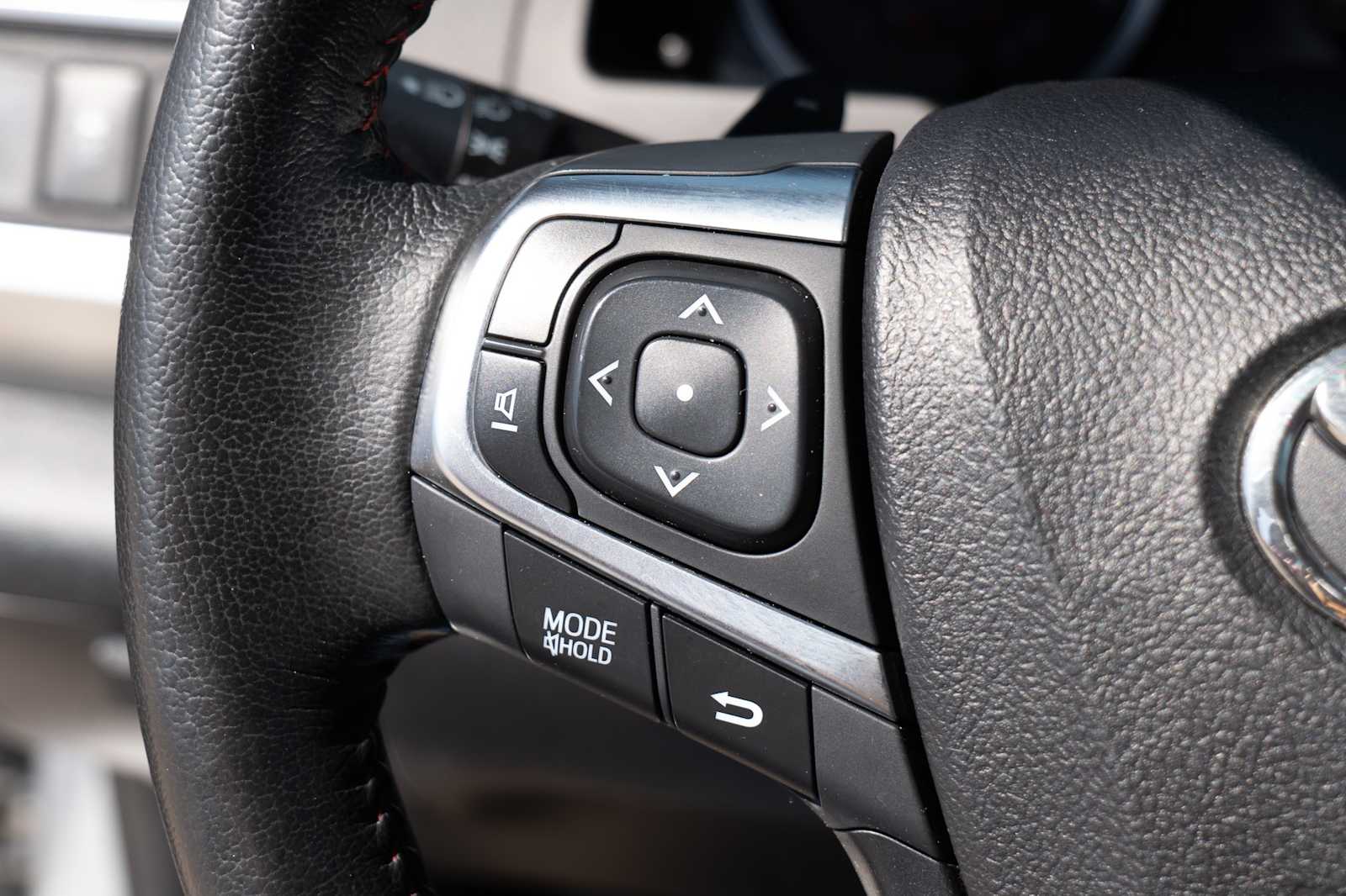 Thumbnail: 2015 Toyota Camry - 13