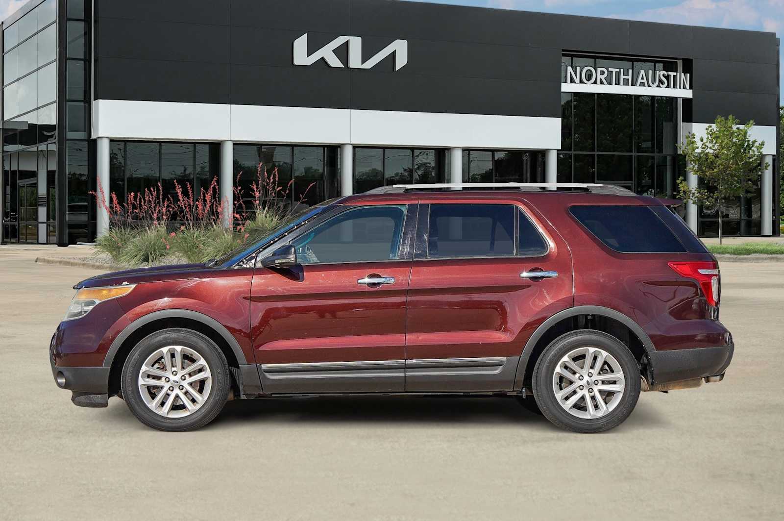 Thumbnail: 2012 Ford Explorer - 4