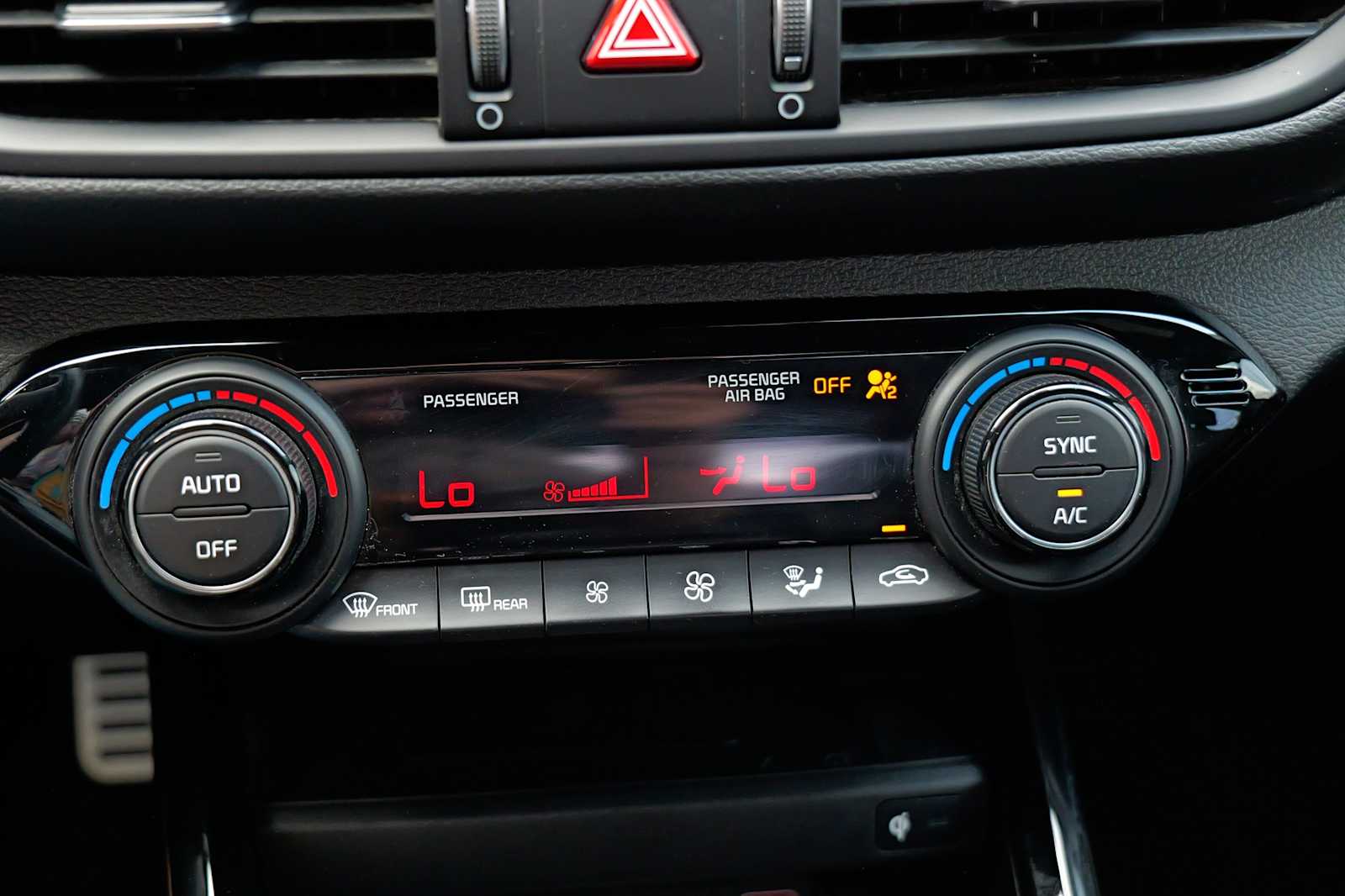 Thumbnail: 2024 Kia Forte - 17