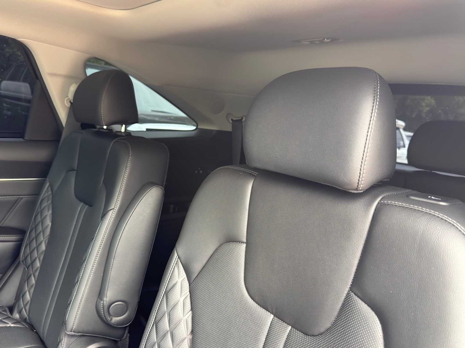 Thumbnail: 2023 Kia Sorento - 30