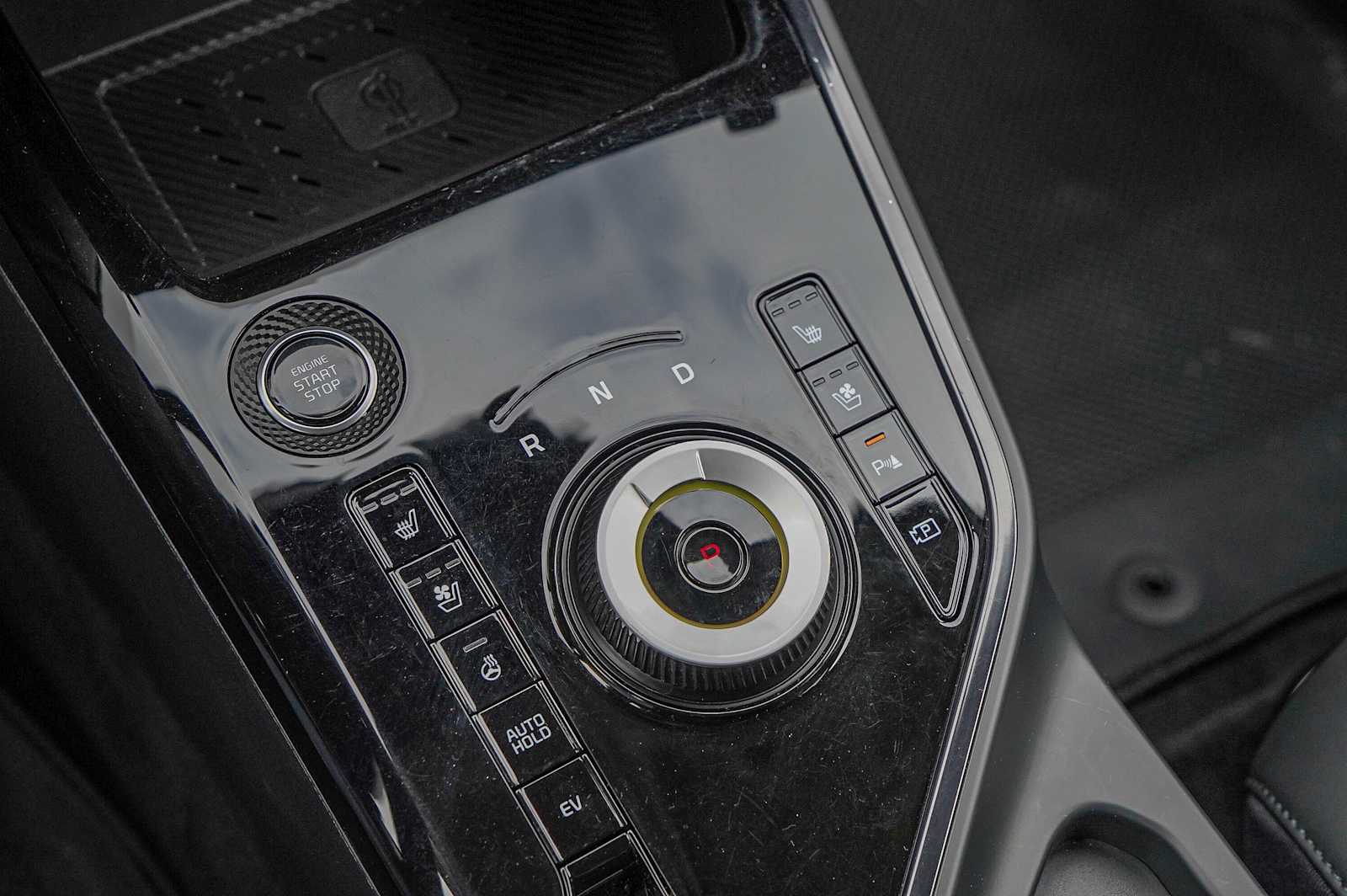 Thumbnail: 2024 Kia Niro - 22