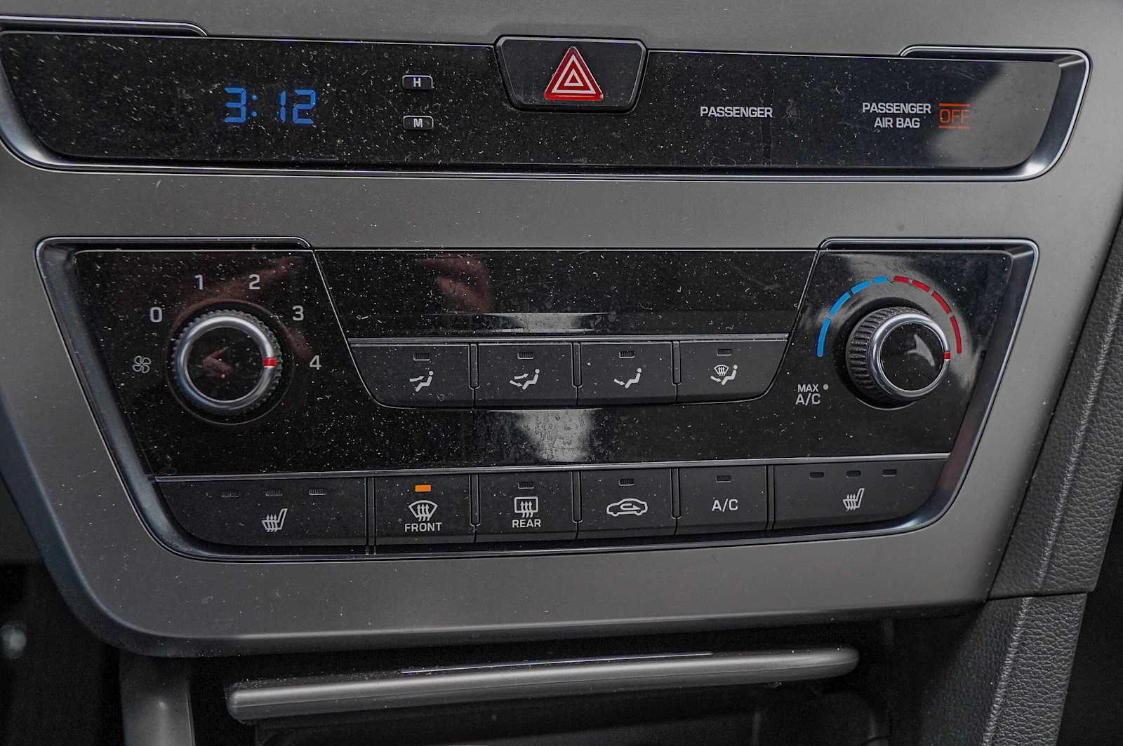 Thumbnail: 2015 Hyundai Sonata - 18