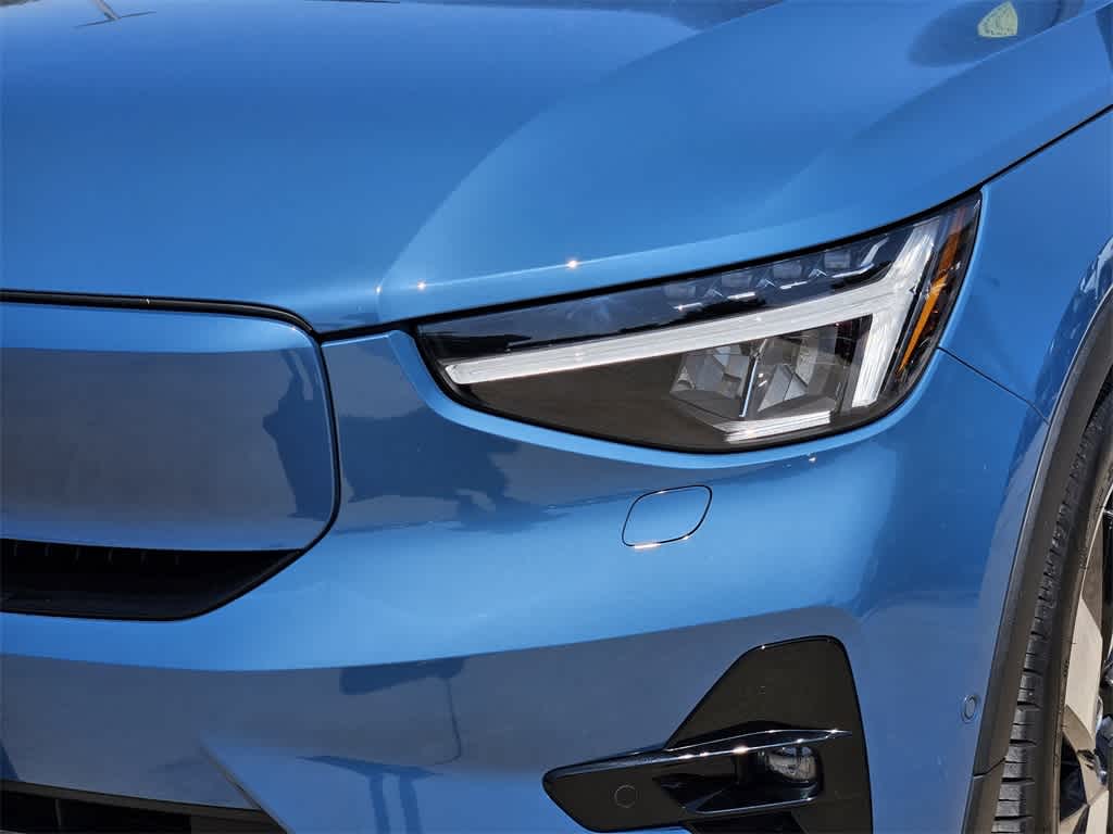 Thumbnail: 2023 Volvo C40 - 7