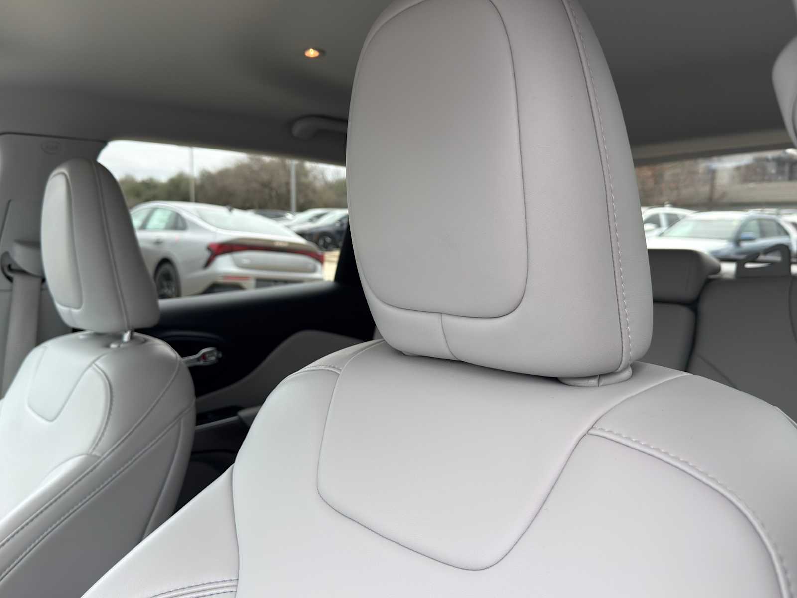 Thumbnail: 2021 Jeep Cherokee - 16