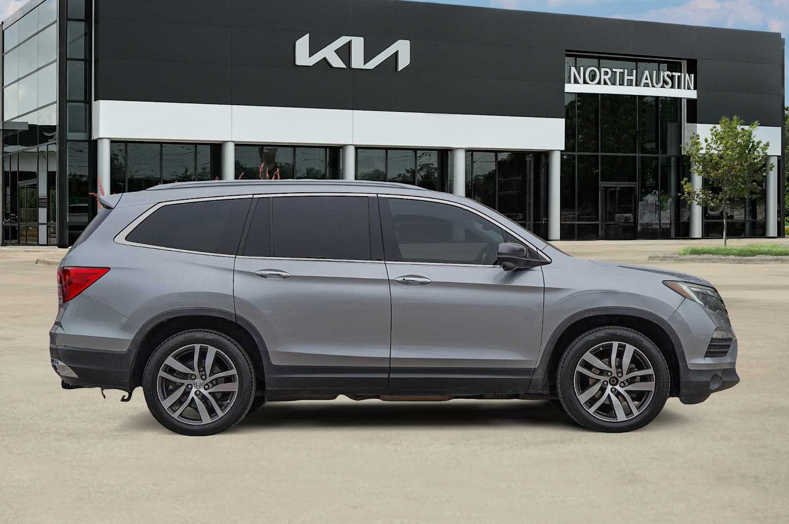 Thumbnail: 2018 Honda Pilot - 7