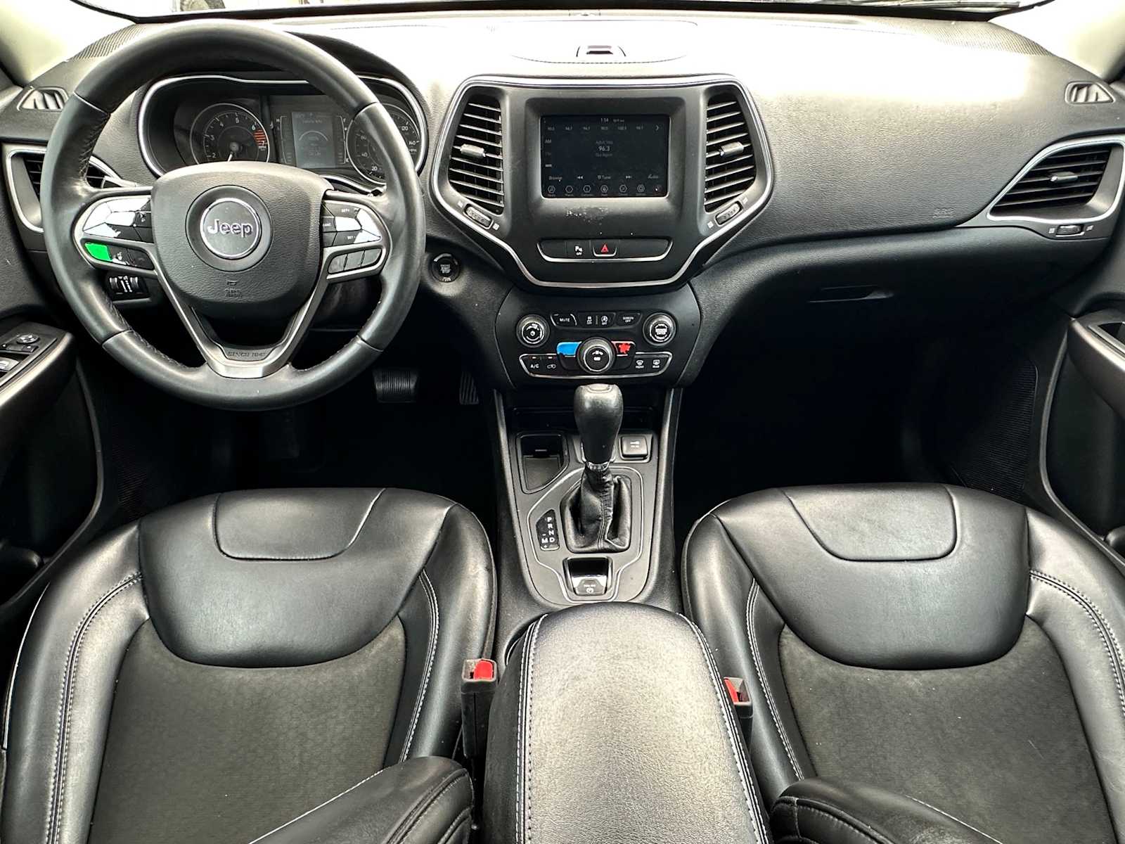 Thumbnail: 2019 Jeep Cherokee - 19