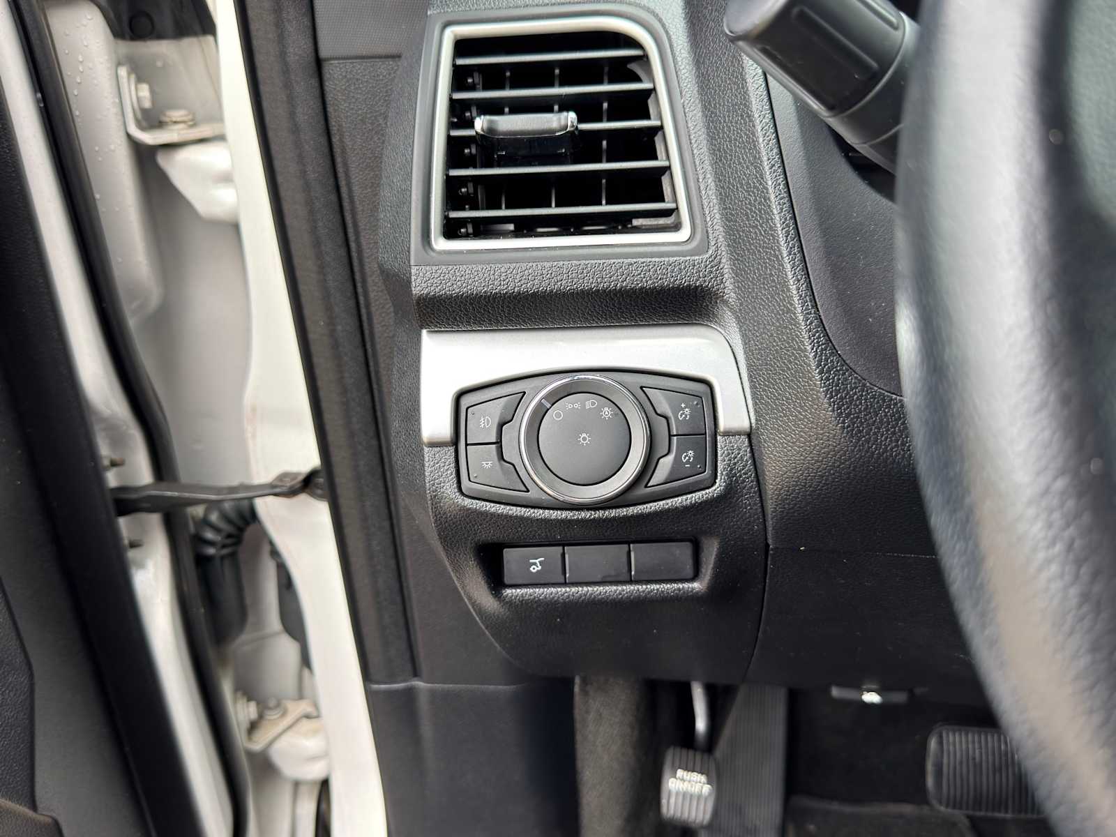 Thumbnail: 2017 Ford Explorer - 17