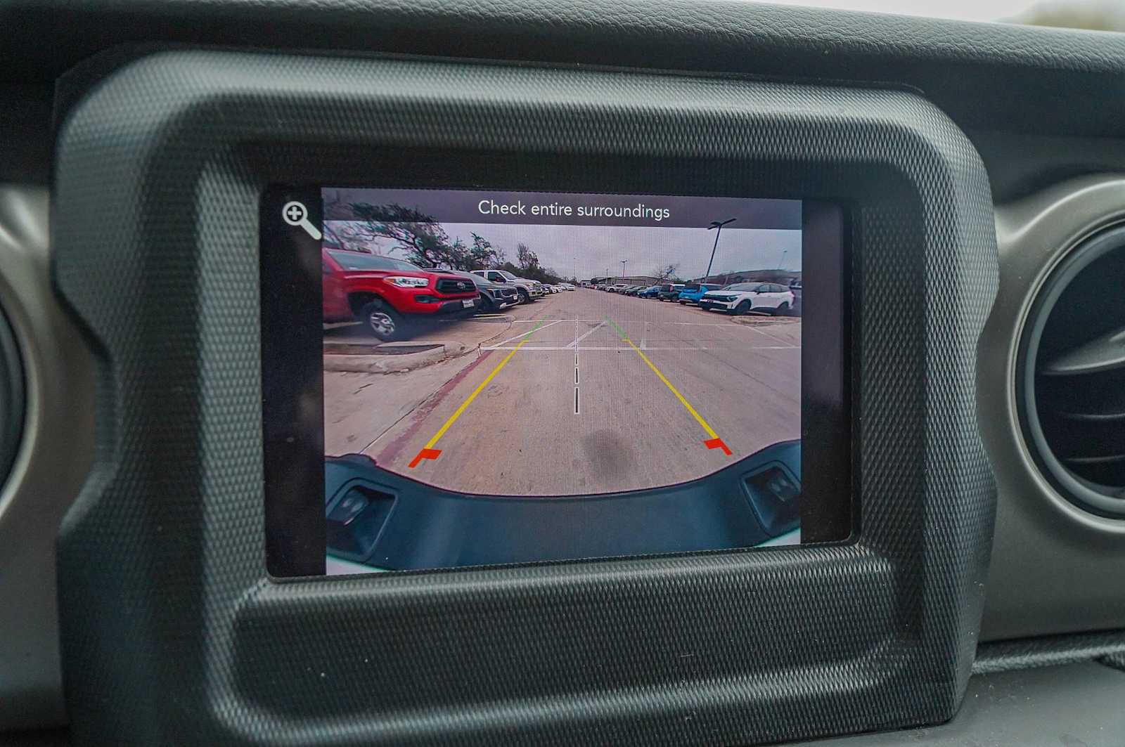 Thumbnail: 2022 Jeep Gladiator - 16