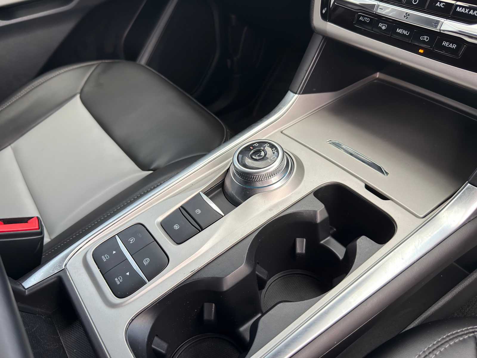 Thumbnail: 2024 Ford Explorer - 32