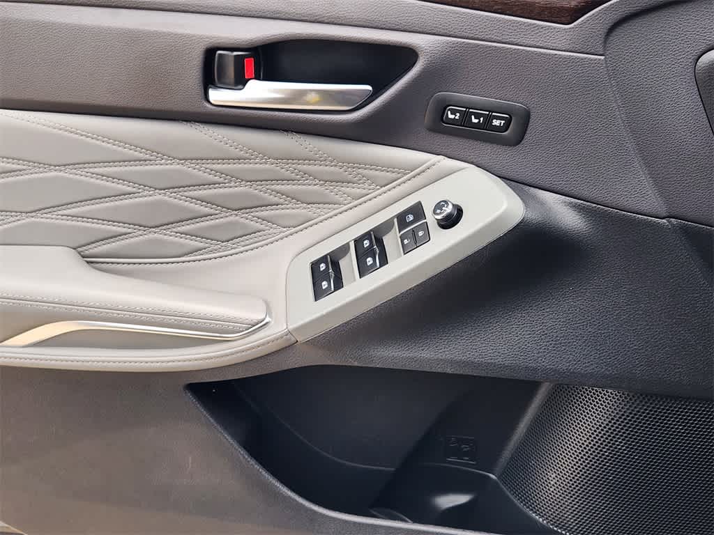 Thumbnail: 2020 Toyota Avalon - 23