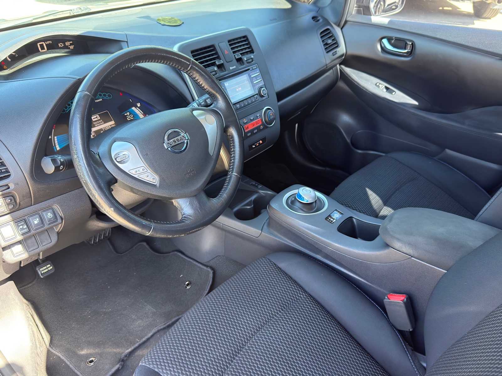 Thumbnail: 2013 Nissan Leaf - 11