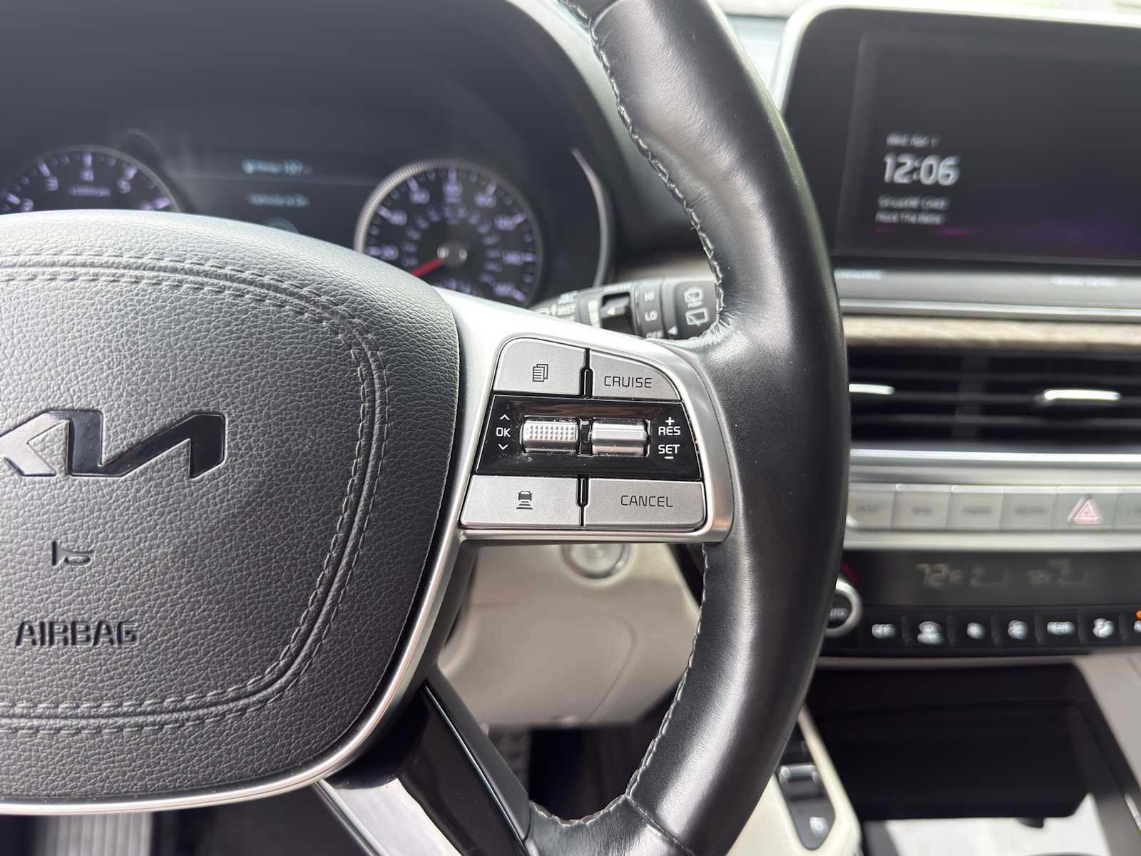 Thumbnail: 2022 Kia Telluride - 18