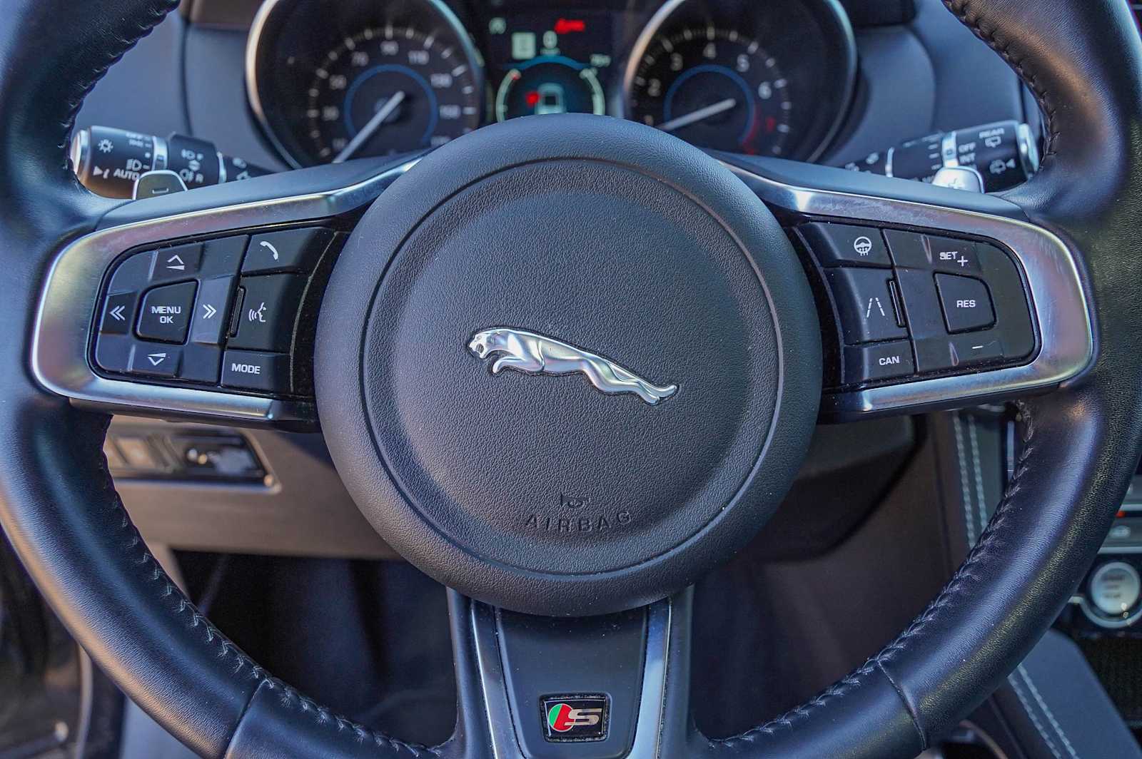 Thumbnail: 2020 Jaguar F-Pace - 12