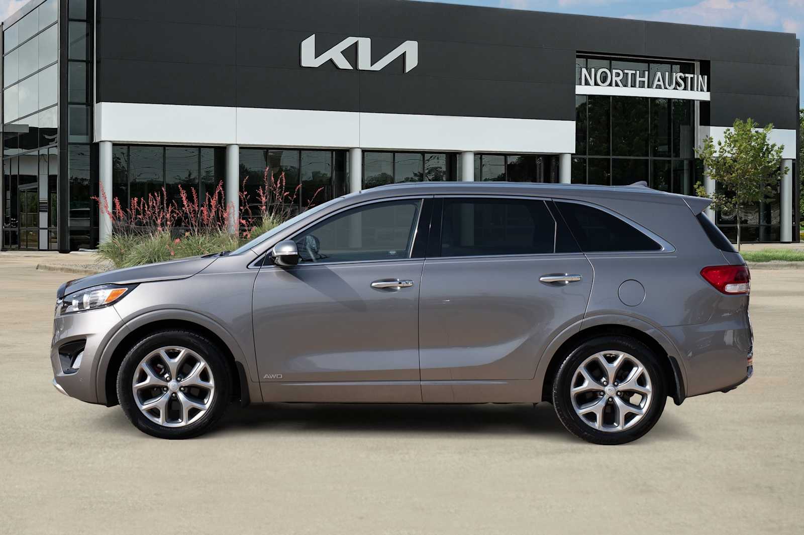 Thumbnail: 2018 Kia Sorento - 4