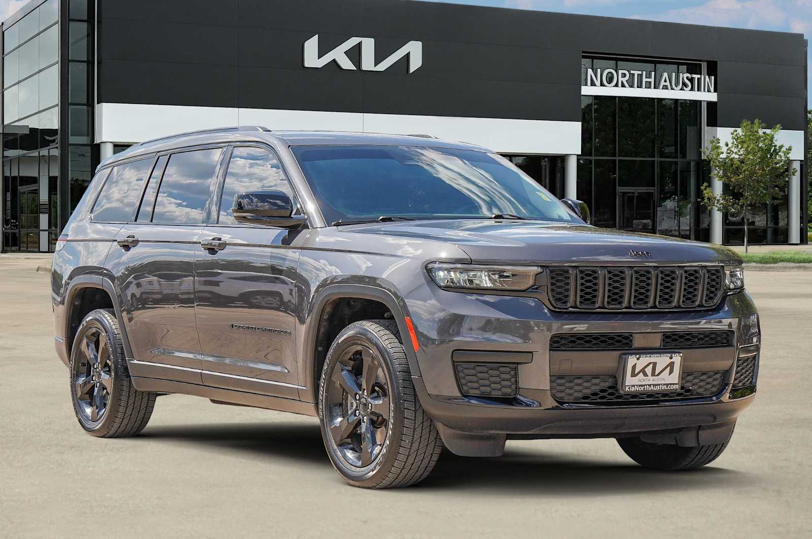 Thumbnail: 2022 Jeep Grand Cherokee - 8