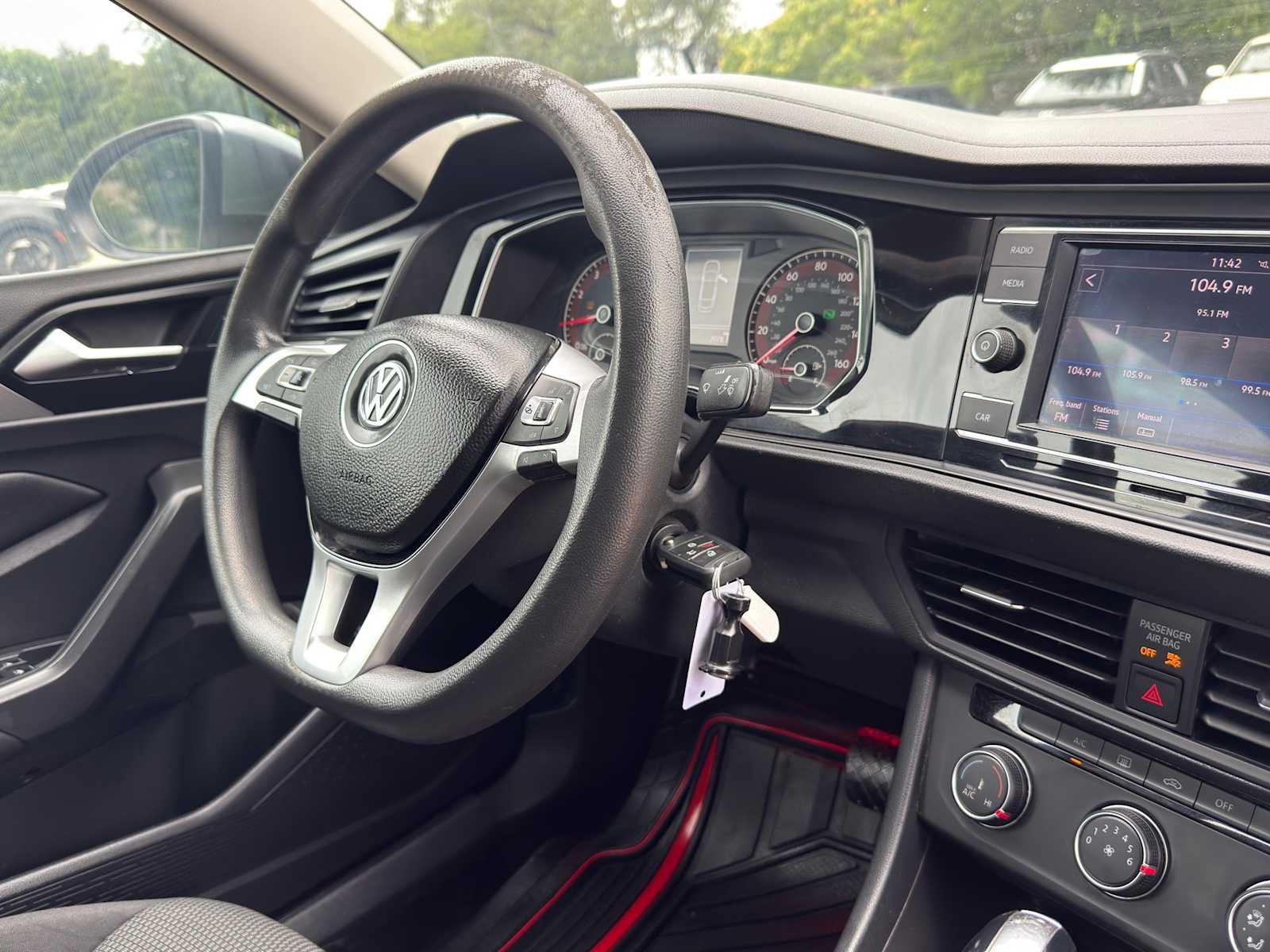 Thumbnail: 2019 Volkswagen Jetta - 33