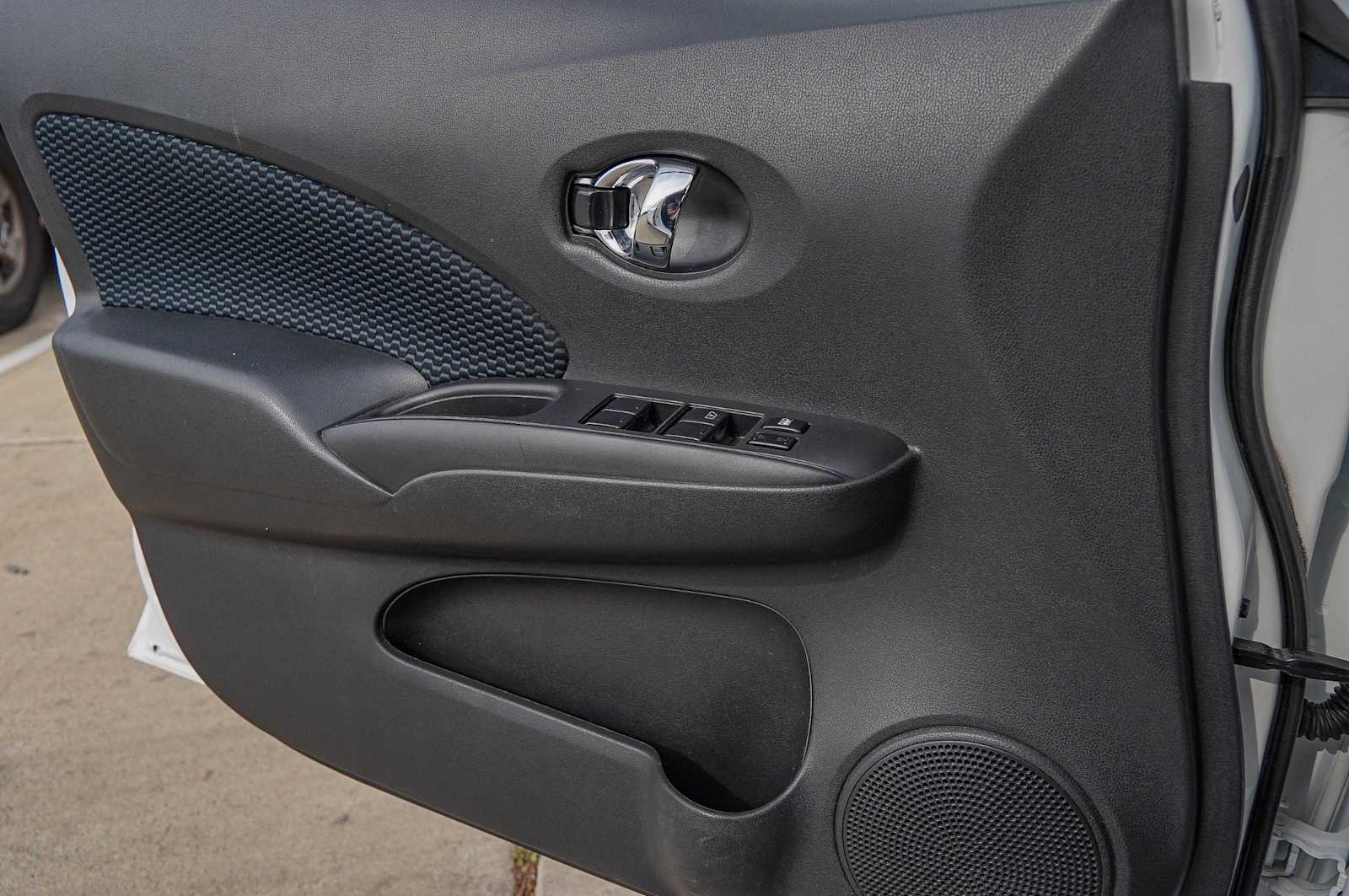 Thumbnail: 2018 Nissan Versa Note - 22